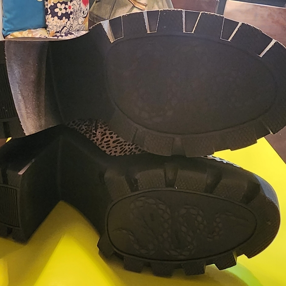 Gianni Bini Combat Cheetah Print Boots Size 8.5M - Picture 6 of 7